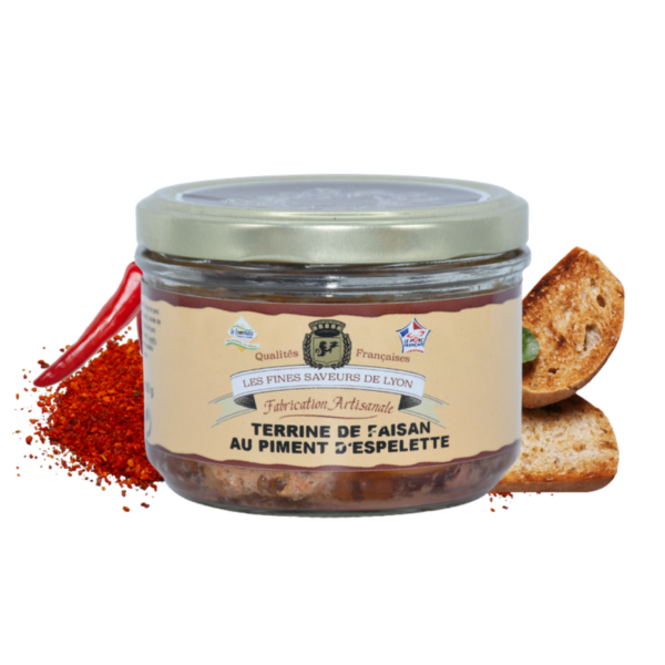 Montrer le produit de notre épicérie salée : la terrine de faisan au piment d'espelette, produite par les fines saveurs de Lyon
